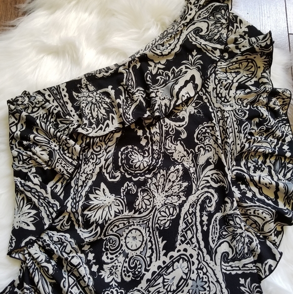 🔥ALLEN B ONE SHOULDER RUFFLE TOP - Picture 2 of 4